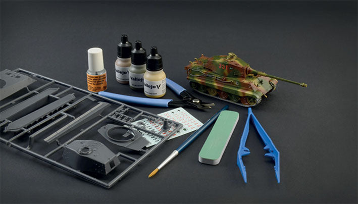Modelo a escala 1/72 para armar: Sd. Kfz. 182 King Tiger - Complete Set For Modeling - Starter kit