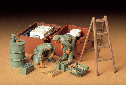 Modelo a escala 1/35 para armar: Militar - GERMAN TANK ENGINE MAINTENANCE CREW SET