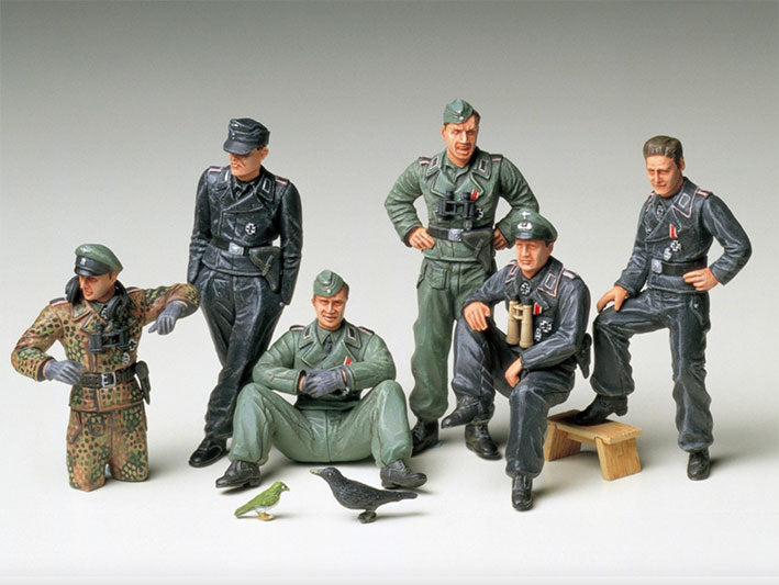 Modelo a escala 1/35 para armar: Militar - GERMAN TANK CREW AT REST (TRIPULACIÓN DE TANQUE ALEMÁN EN DESCANSO)