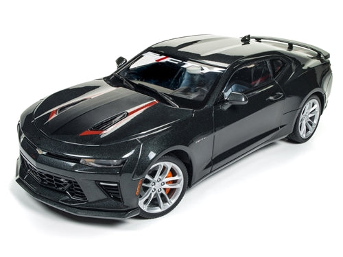 Modelo a escala 1/25 para armar: Auto Chevy Camaro 2017 50th Anv