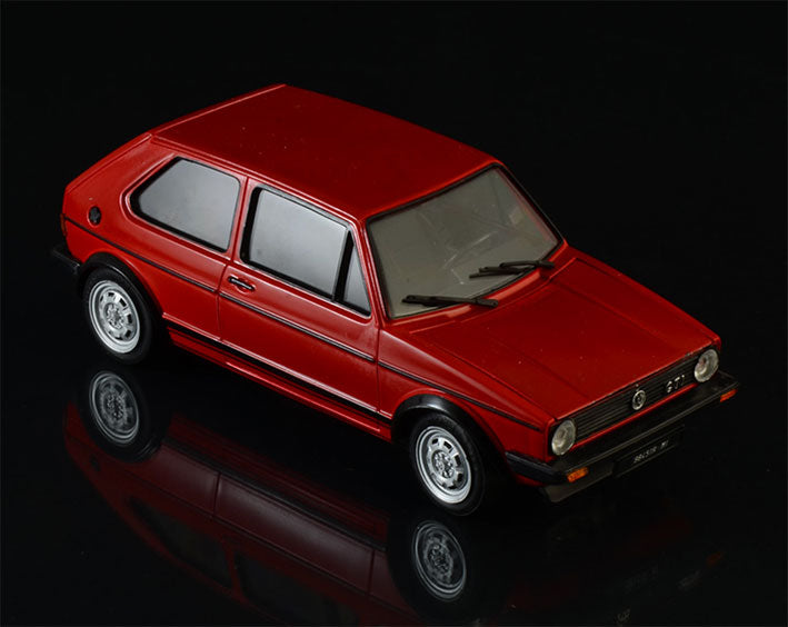 Modelo a escala 1/24 para armar: VW Golf GTI First Series 1976/78