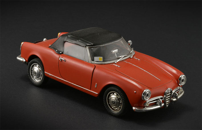 Modelo a escala 1/24 para armar: ALFA ROMEO GIULIETTA SPIDER 1300