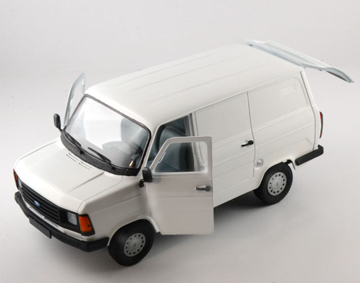 Modelo a escala 1/24 para armar: FORD TRANSIT MK2