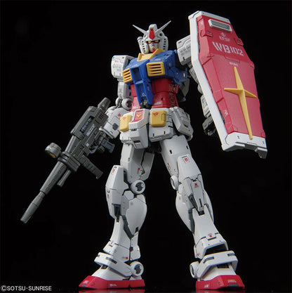 Bandai - Gundam Model Kit - RX-78-2 Gundam (Ver. 2.0) RG 1/144