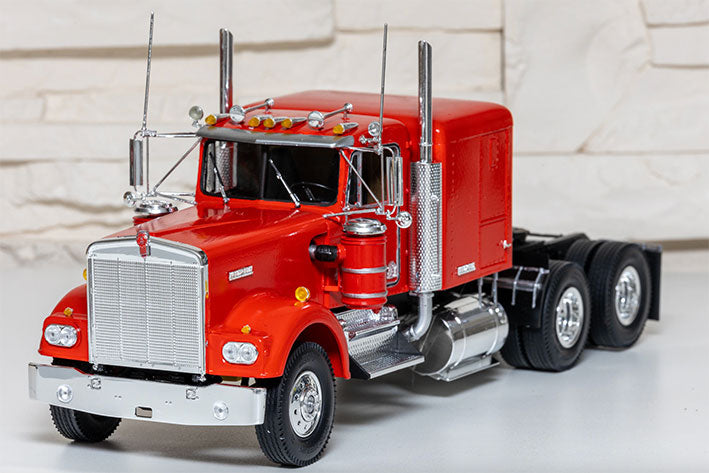 Modelo a escala 1/25 para armar: Kenworth W-900