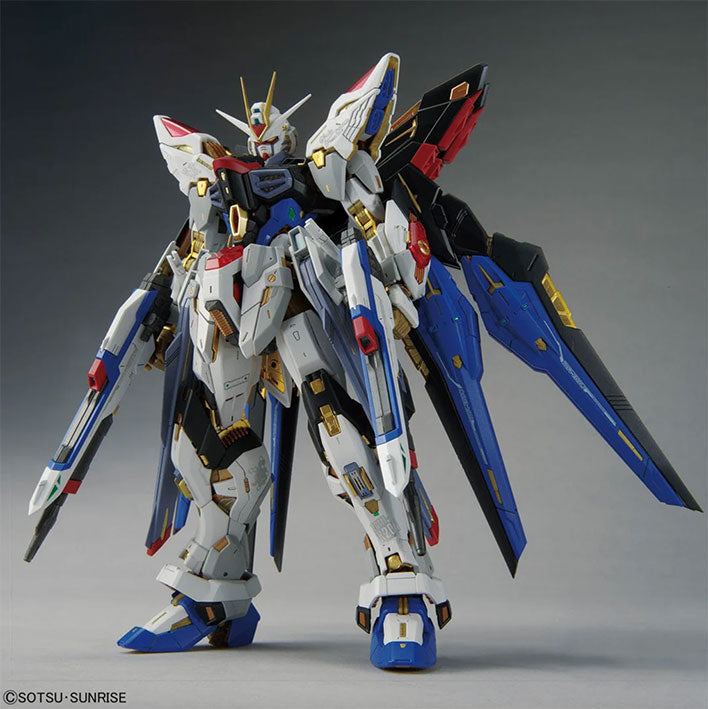 Bandai - Gundam Model Kit - Strike Freedom Gundam MGEX 1/100