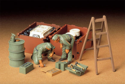 Modelo a escala 1/35 para armar: Militar - GERMAN TANK ENGINE MAINTENANCE CREW SET