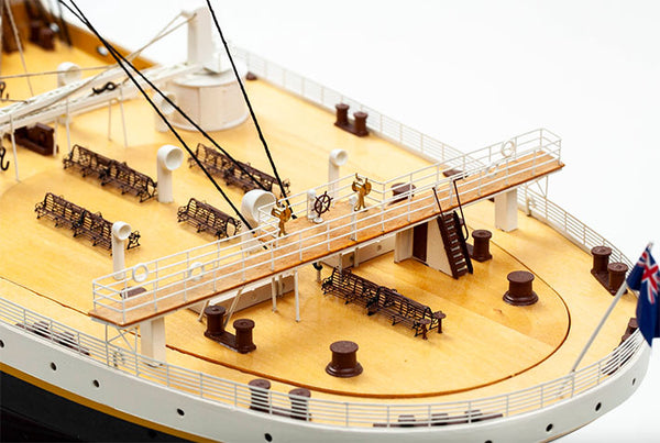 Modelo a escala de madera 1/144 para armar: RMS Titanic BB510 - Billing Boats