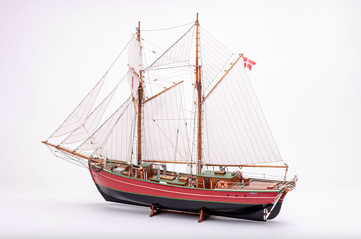 Modelo a escala de madera 1/50 para armar: Lilla Dan BB578 - Billing Boats