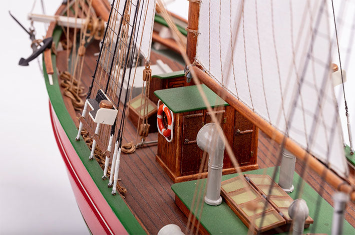 Modelo a escala de madera 1/50 para armar: Lilla Dan BB578 - Billing Boats