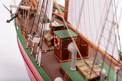 Modelo a escala de madera 1/50 para armar: Lilla Dan BB578 - Billing Boats