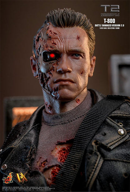 Hot Toys DX46: Terminator 2: Judgment Day - T-800 (Battle Damaged Version 2.0) 1/6 Escala