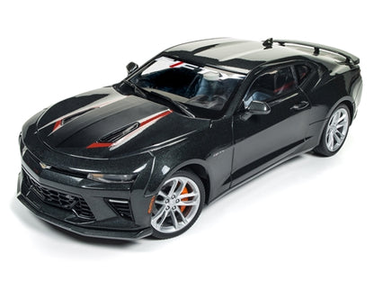 Modelo a escala 1/25 para armar: Auto Chevy Camaro 2017 50th Anv