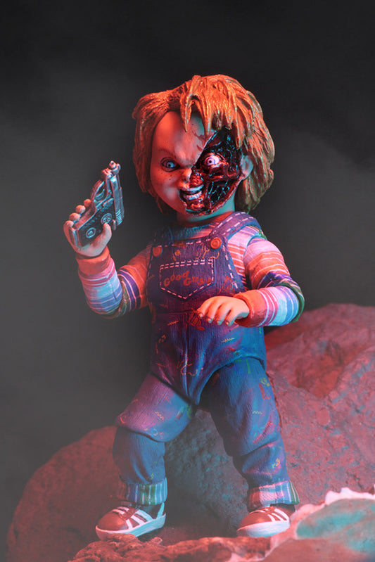 NECA - Childs Play - Chucky Ultimate 7"