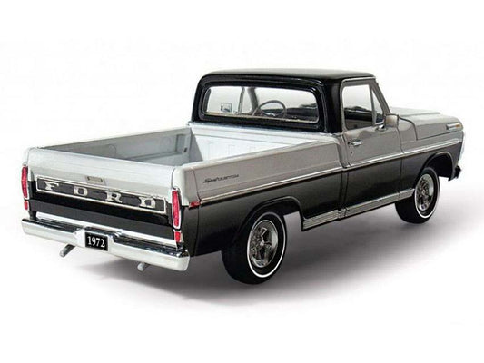 Modelo a escala 1/25 para armar: Ford Pickup Sport Custom 1972