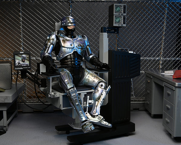 NECA - Robocop - Robocop Dañado en Batalla con silla 7"